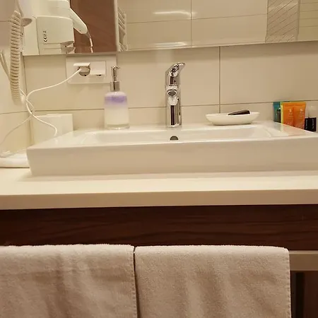 226 In Vucko - Private Host ياهورينا